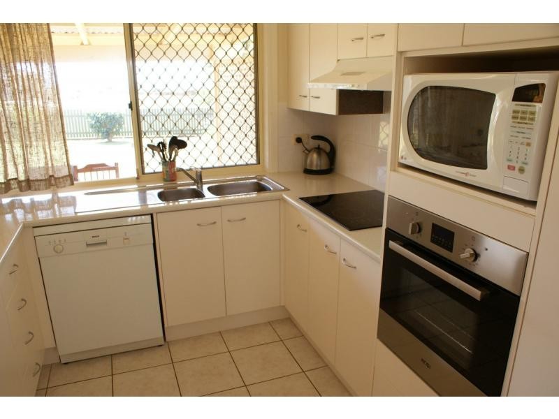 4 Emperor Drive, Elliott Heads QLD 4670