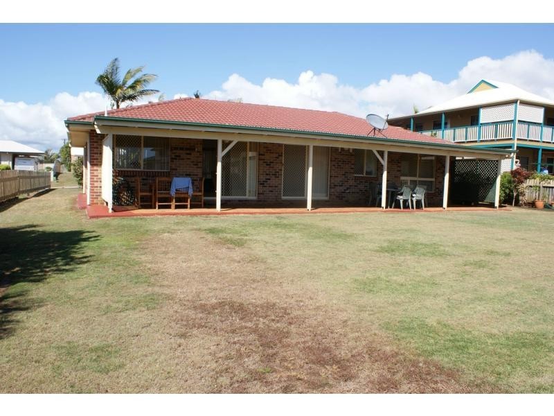 4 Emperor Drive, Elliott Heads QLD 4670