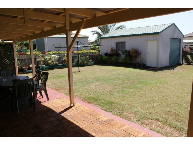 4 Emperor Drive, Elliott Heads QLD 4670