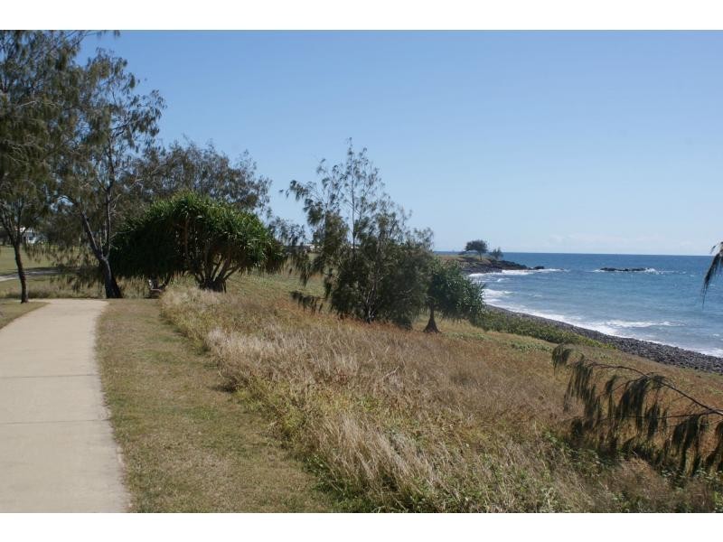 4 Emperor Drive, Elliott Heads QLD 4670