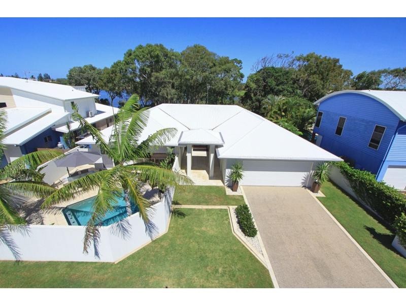 77 Fairway Drive, Bargara QLD 4670