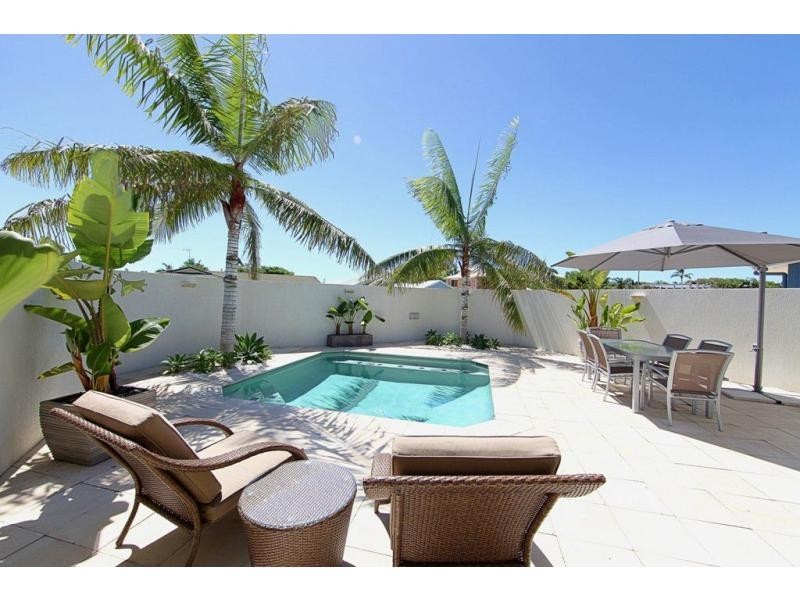 77 Fairway Drive, Bargara QLD 4670