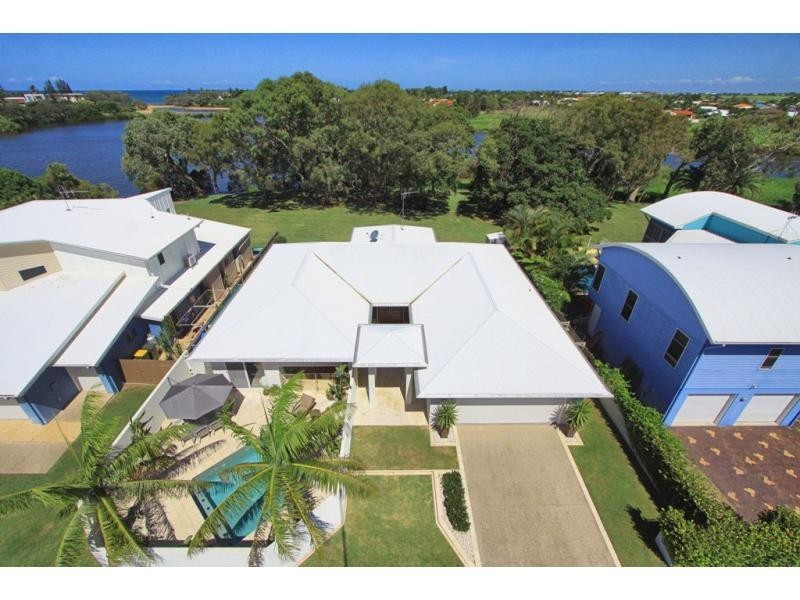 77 Fairway Drive, Bargara QLD 4670