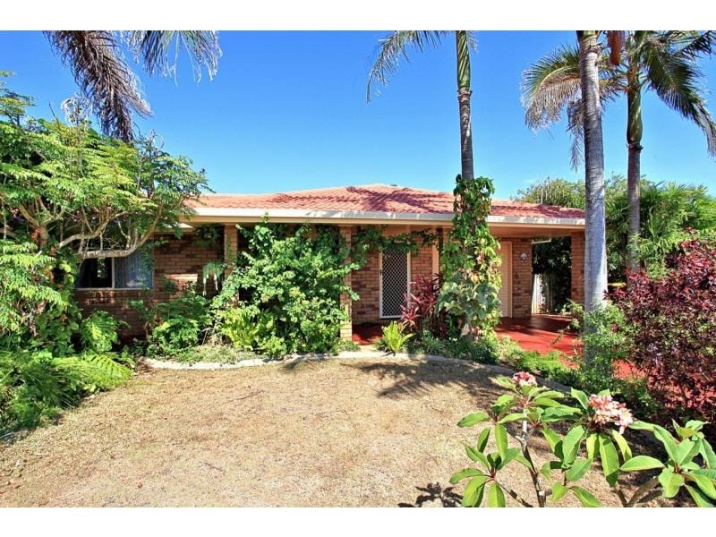 16 Emperor Drive, Elliott Heads QLD 4670