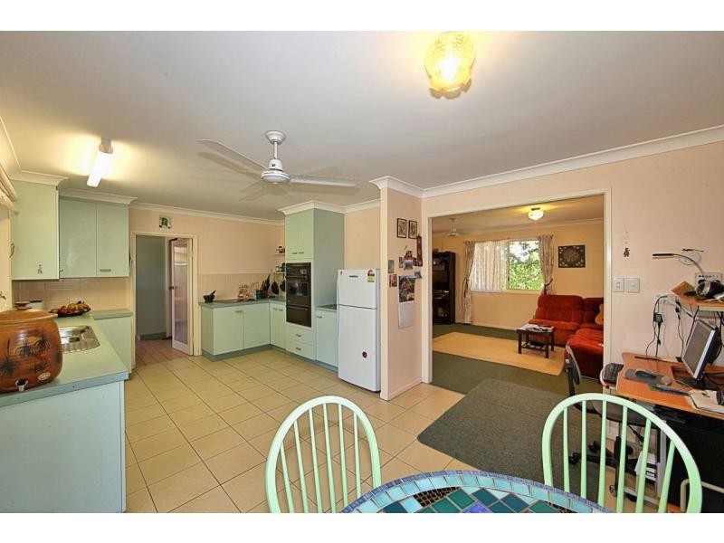 16 Emperor Drive, Elliott Heads QLD 4670