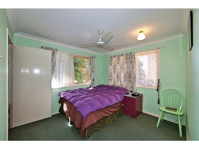 16 Emperor Drive, Elliott Heads QLD 4670