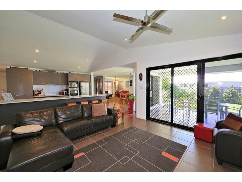 63 Durdins Road, Bargara QLD 4670