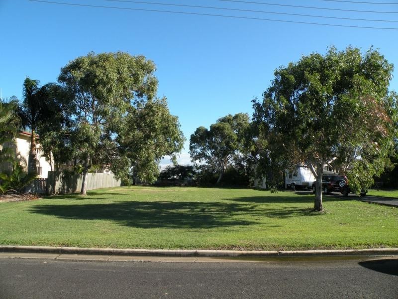 37 Bluewater Drive, Elliott Heads QLD 4670