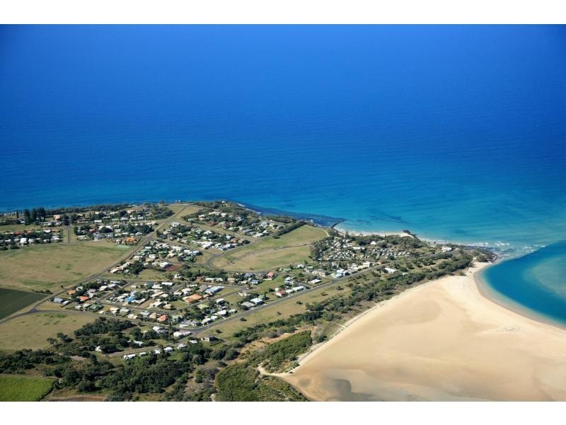 37 Bluewater Drive, Elliott Heads QLD 4670