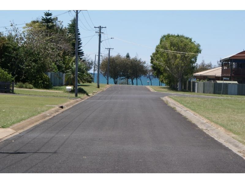 20 Corolla Street, Elliott Heads QLD 4670
