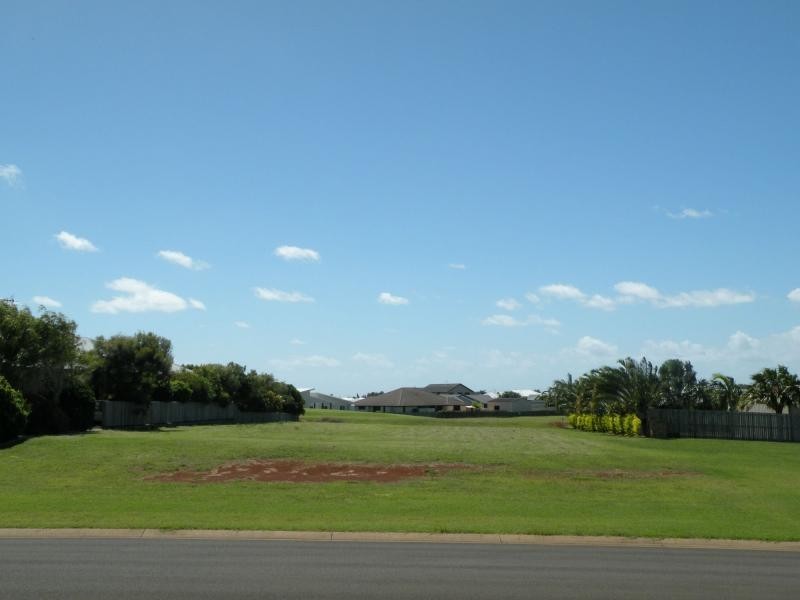 18 Coral Cove Drive, Coral Cove QLD 4670