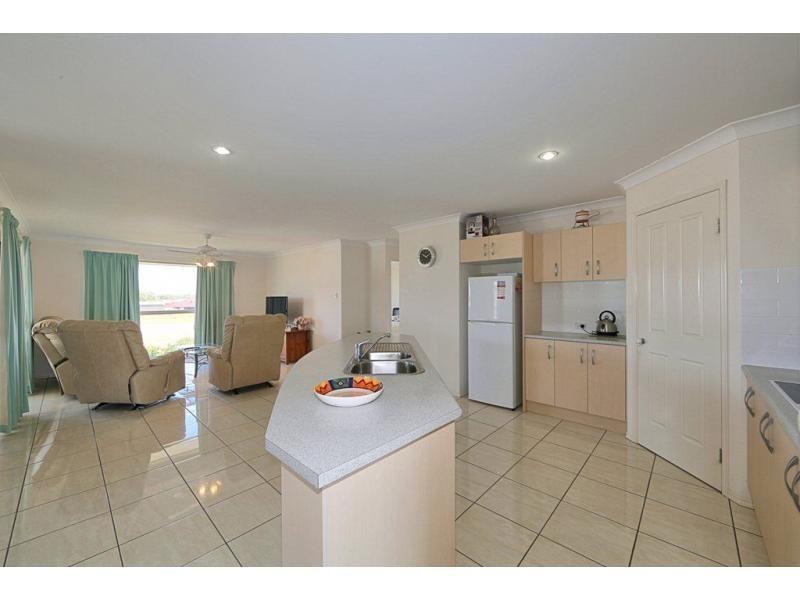 22 Toppers Drive, Coral Cove QLD 4670