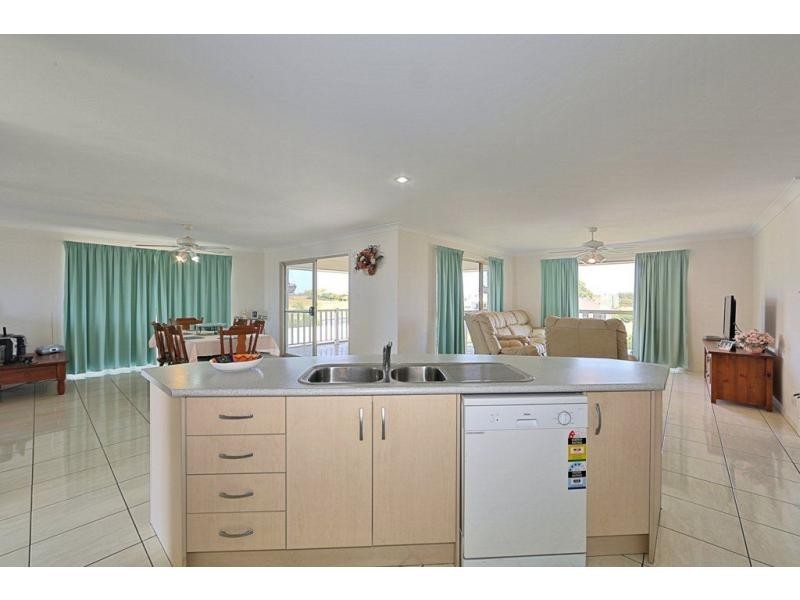 22 Toppers Drive, Coral Cove QLD 4670