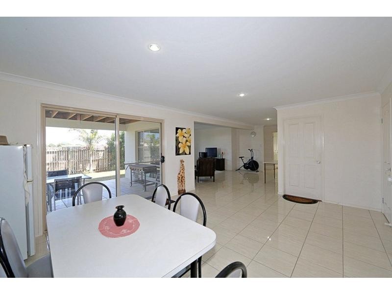 22 Toppers Drive, Coral Cove QLD 4670