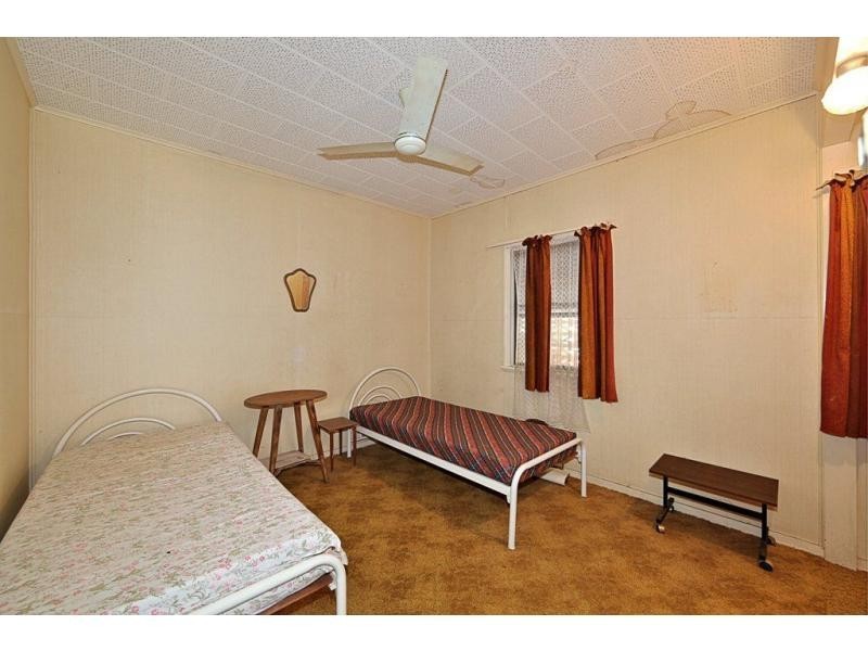 8 Lihs Street, Elliott Heads QLD 4670