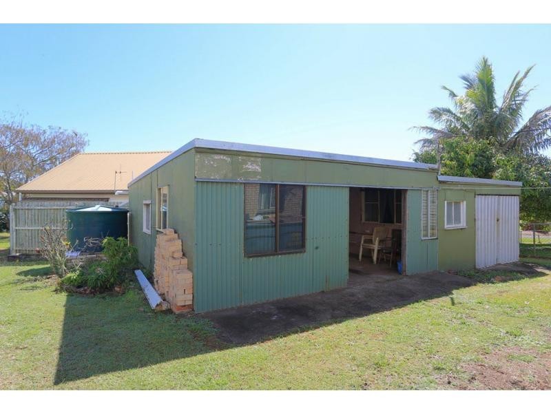 8 Lihs Street, Elliott Heads QLD 4670