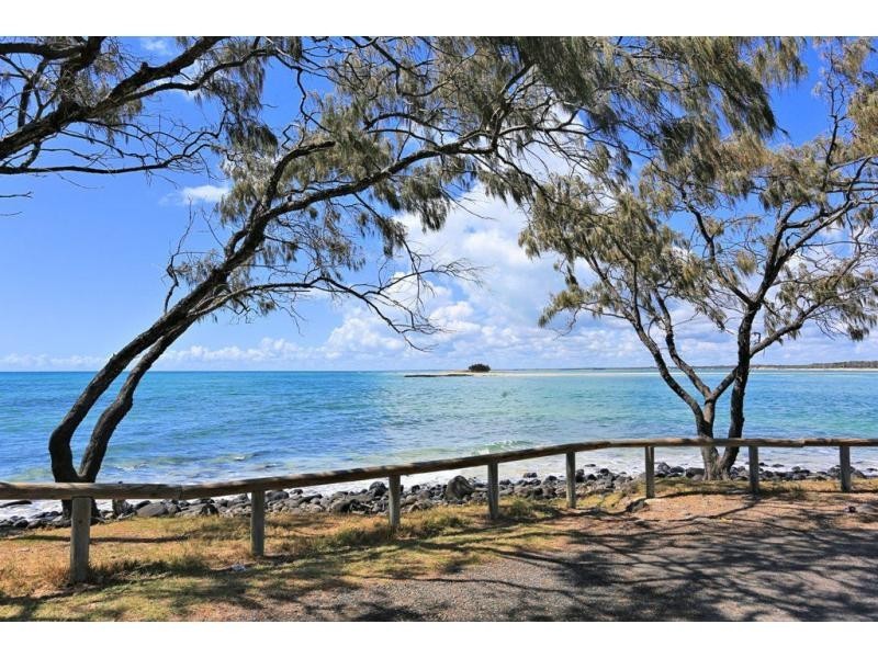 8 Lihs Street, Elliott Heads QLD 4670