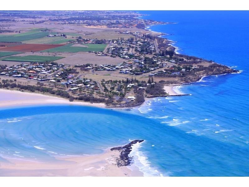 8 Lihs Street, Elliott Heads QLD 4670