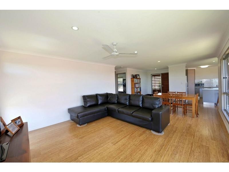 17 Panorama Drive, Qunaba QLD 4670
