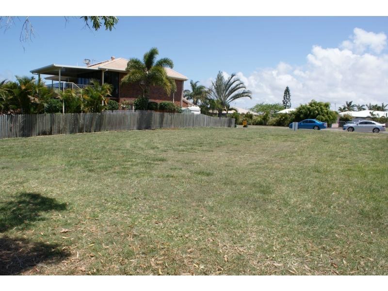 16 Shoreline Crescent, Bargara QLD 4670