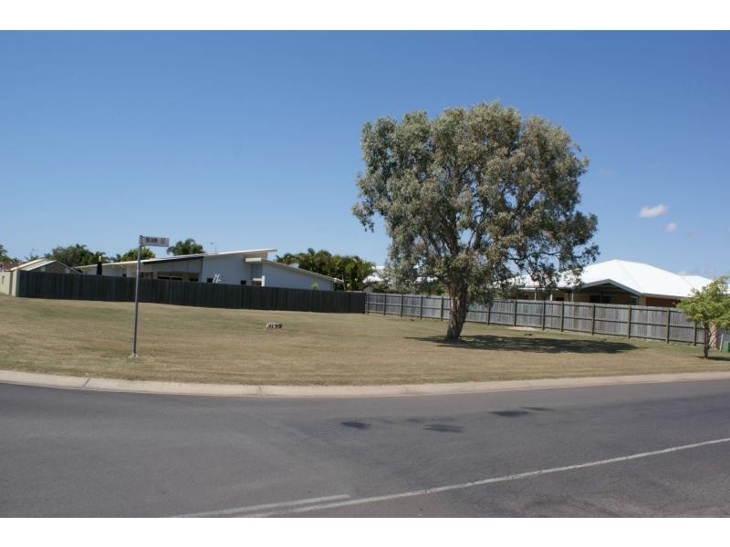 1 Blain Street, Bargara QLD 4670