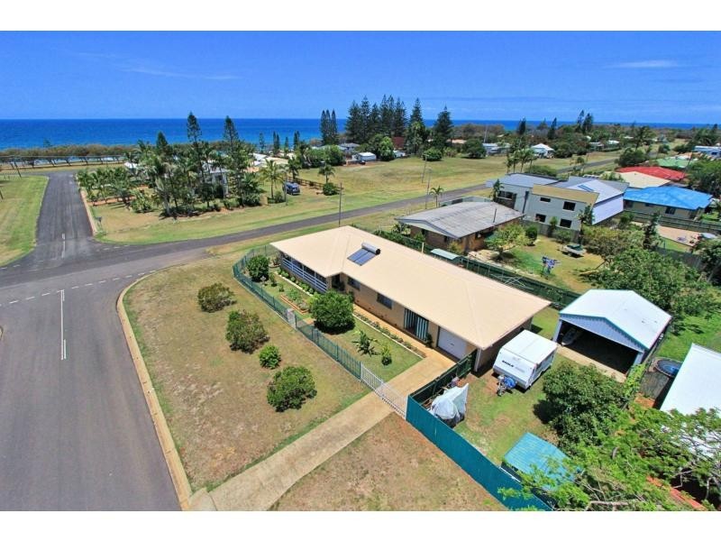 9 Hervey Street, Elliott Heads QLD 4670