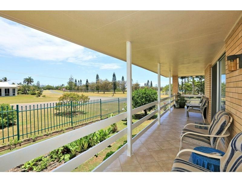 9 Hervey Street, Elliott Heads QLD 4670