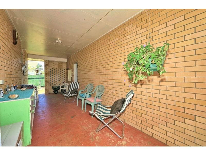 9 Hervey Street, Elliott Heads QLD 4670