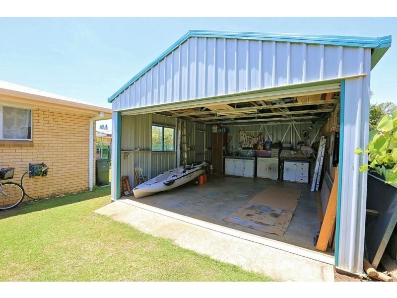 9 Hervey Street, Elliott Heads QLD 4670