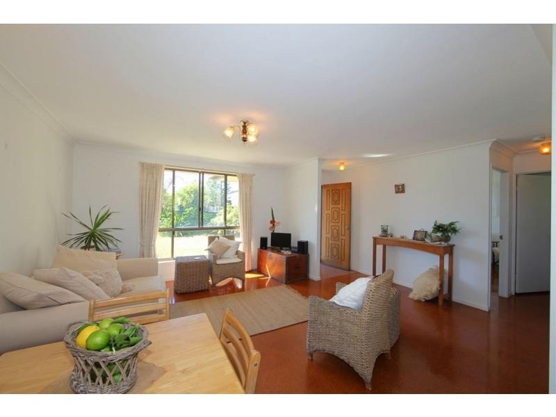 3 Crystal Court, Elliott Heads QLD 4670