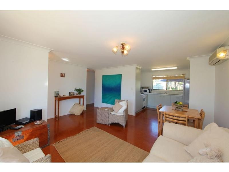 3 Crystal Court, Elliott Heads QLD 4670