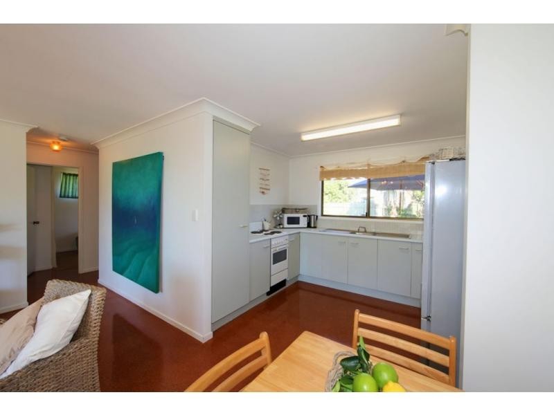 3 Crystal Court, Elliott Heads QLD 4670