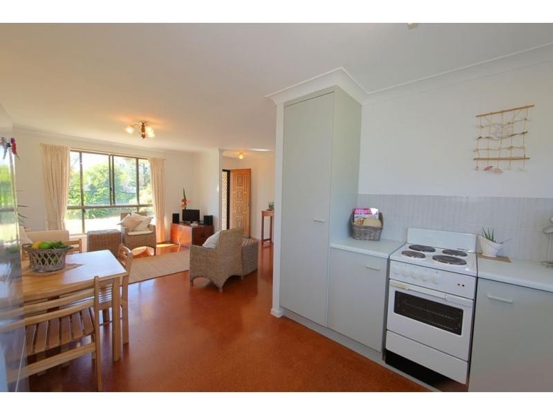 3 Crystal Court, Elliott Heads QLD 4670