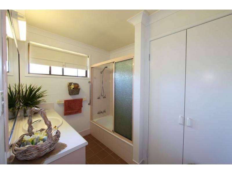 3 Crystal Court, Elliott Heads QLD 4670