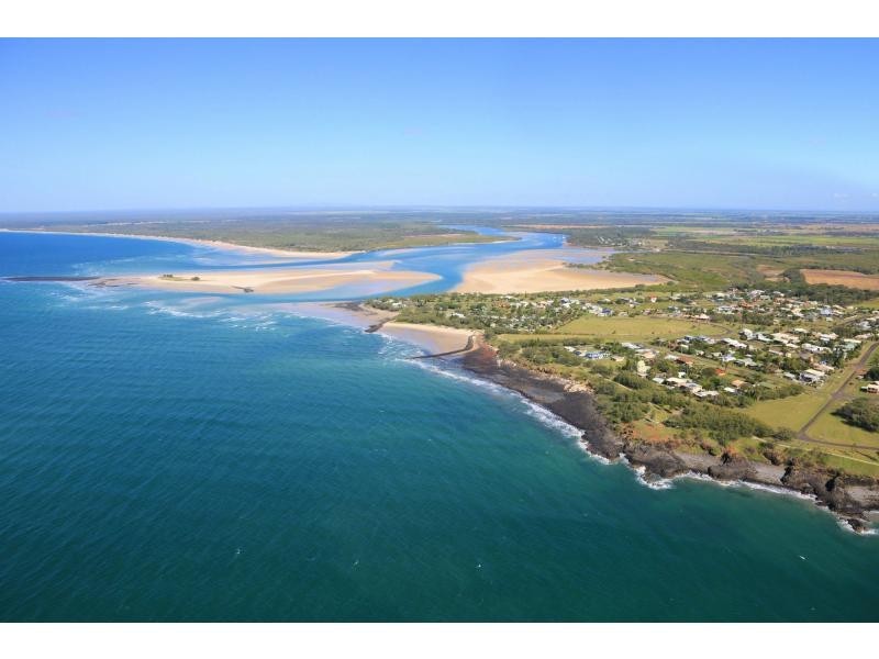 3 Crystal Court, Elliott Heads QLD 4670