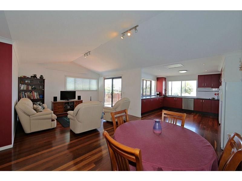 22 Neptune Street, Burnett Heads QLD 4670