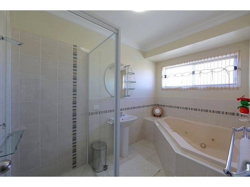 16 Avalon Street, Burnett Heads QLD 4670