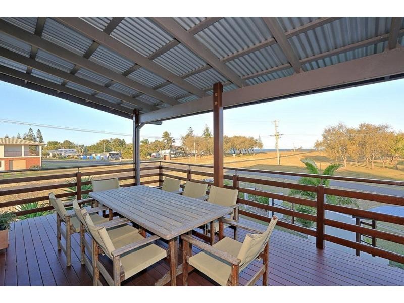 20 Bathurst Street, Elliott Heads QLD 4670