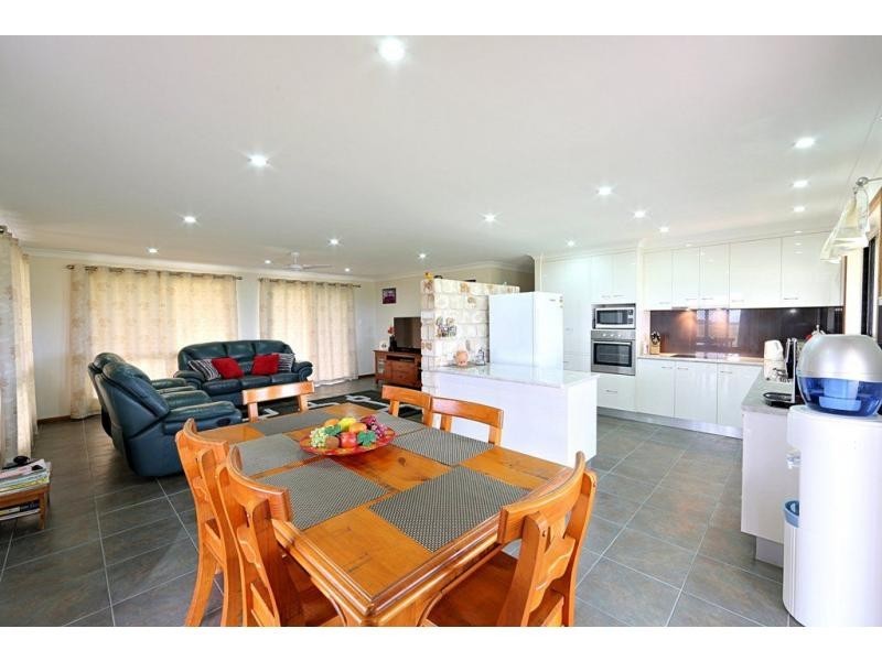 200 Mittelheusers Road, Burnett Heads QLD 4670