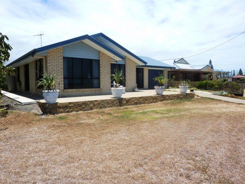 137 Sea Esplanade, Burnett Heads QLD 4670