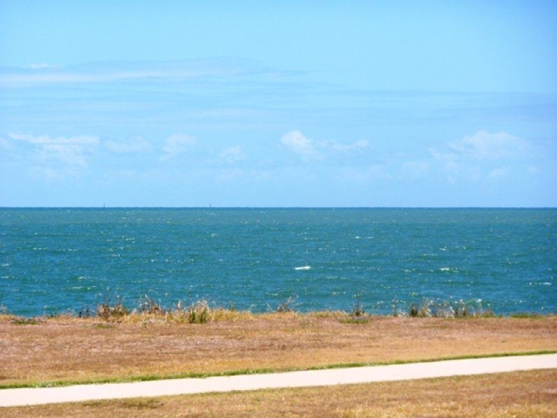137 Sea Esplanade, Burnett Heads QLD 4670