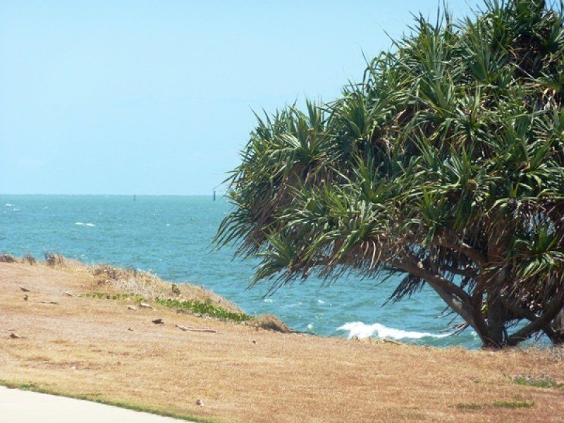 137 Sea Esplanade, Burnett Heads QLD 4670