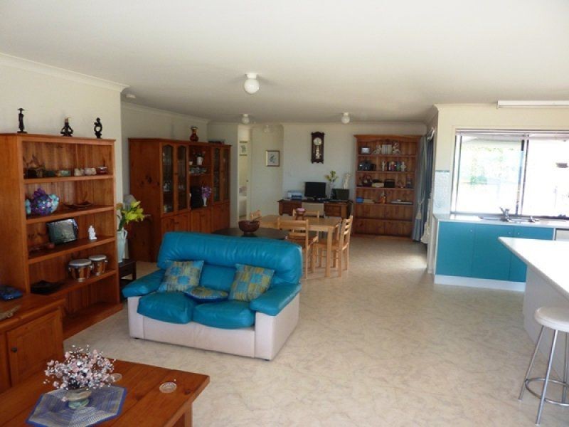 137 Sea Esplanade, Burnett Heads QLD 4670