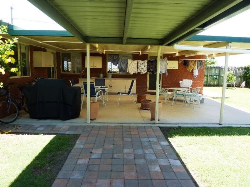 121 Shelley Street (Cnr Ripple) Street, Burnett Heads QLD 4670