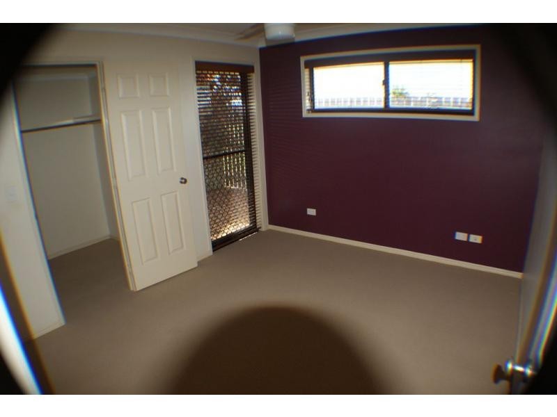 4 Sams Place, Coral Cove QLD 4670