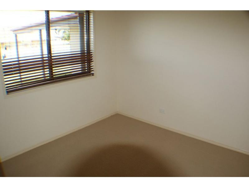 4 Sams Place, Coral Cove QLD 4670