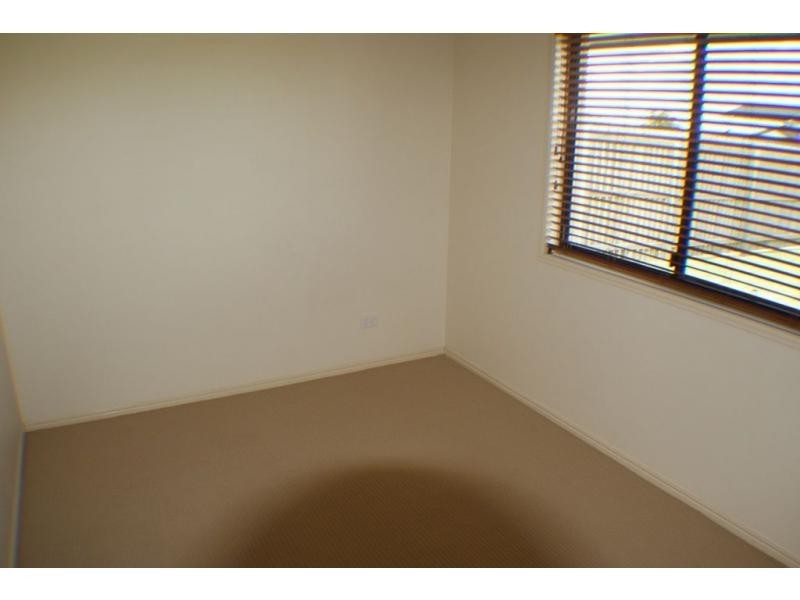 4 Sams Place, Coral Cove QLD 4670