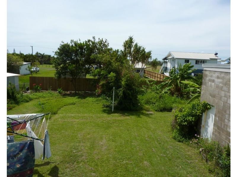 15 Mc Gowan Street, Burnett Heads QLD 4670