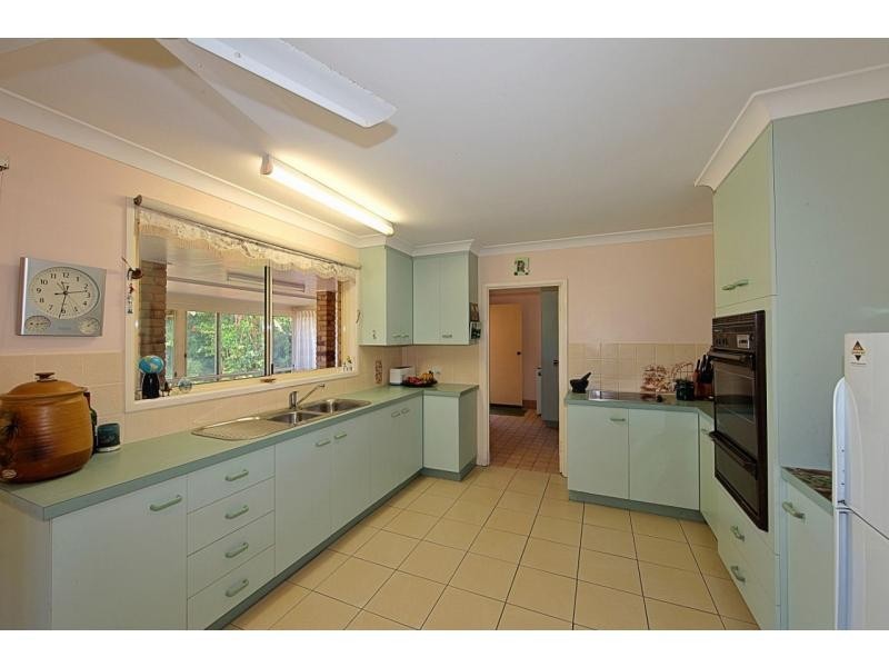 16 Emperor Drive, Elliott Heads QLD 4670