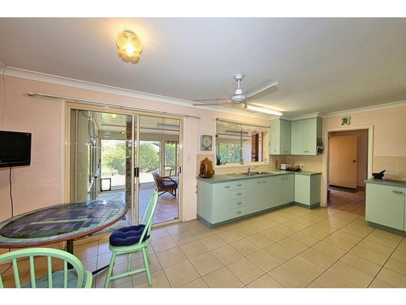 16 Emperor Drive, Elliott Heads QLD 4670